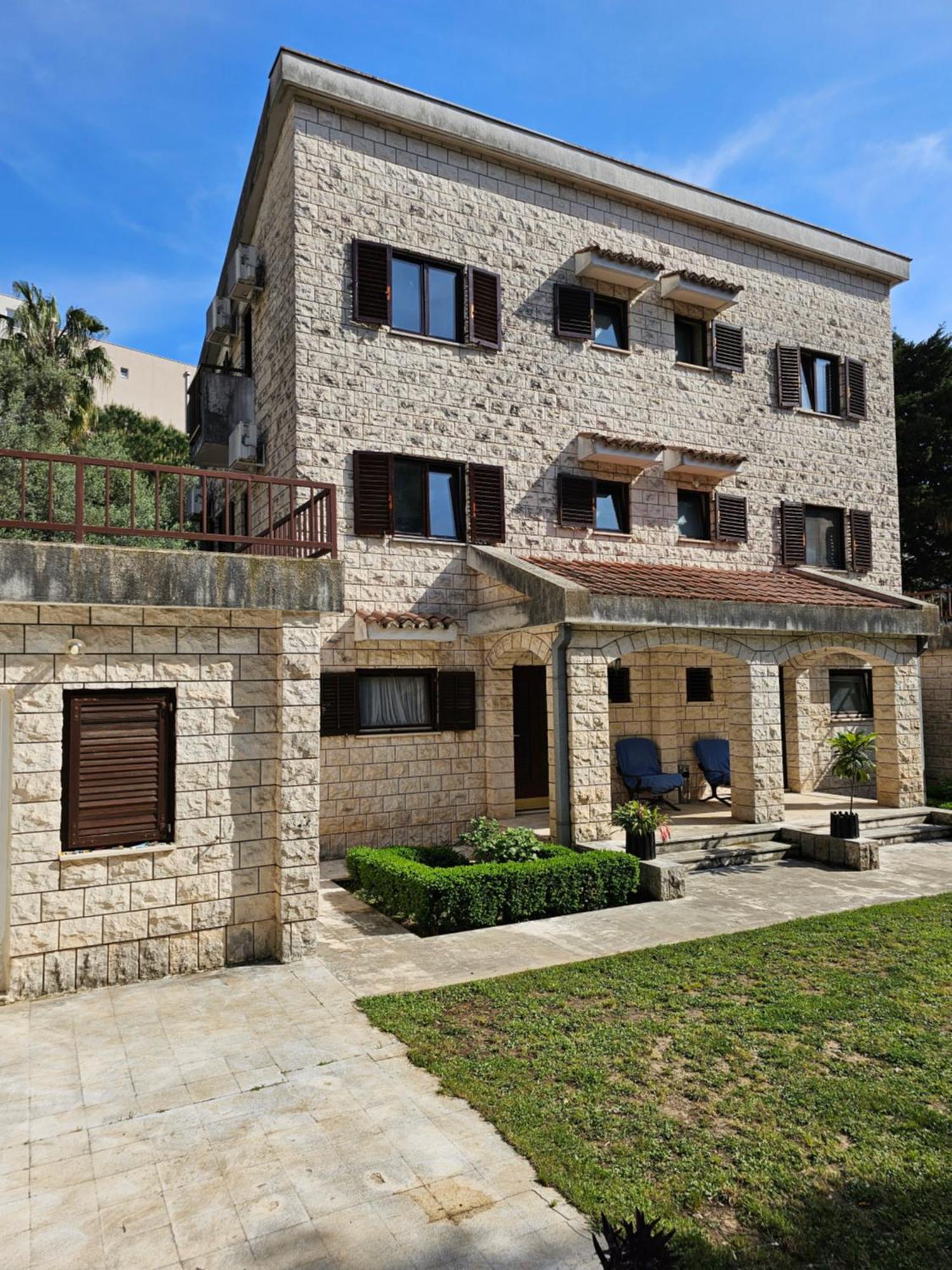 Bravo Apartment *